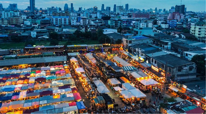 Giải Pháp Làm Mát Cho Hội Chợ Thương Mại Ngoài Trời